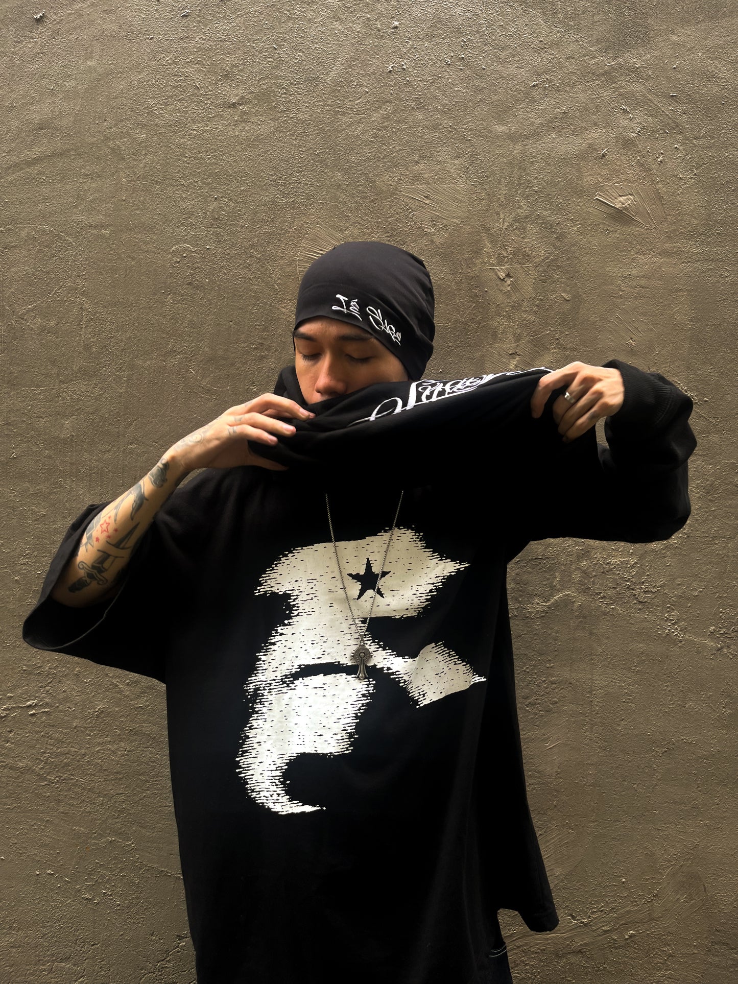 R BIG LOGO TEE